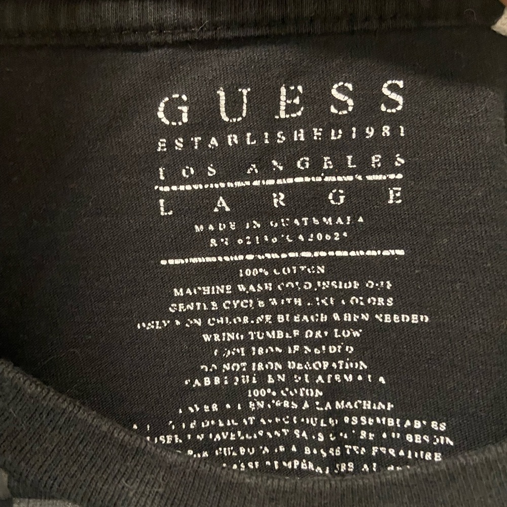 Guess Tee - Picture 2 of 3